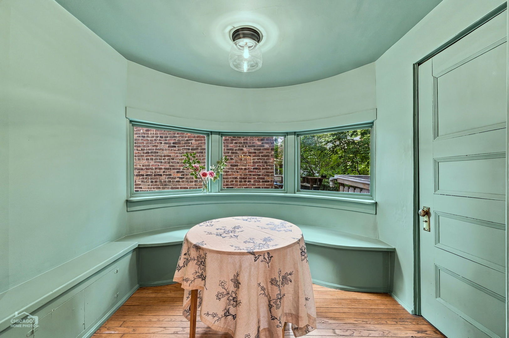 1364 E 49th Street Property Photo 4