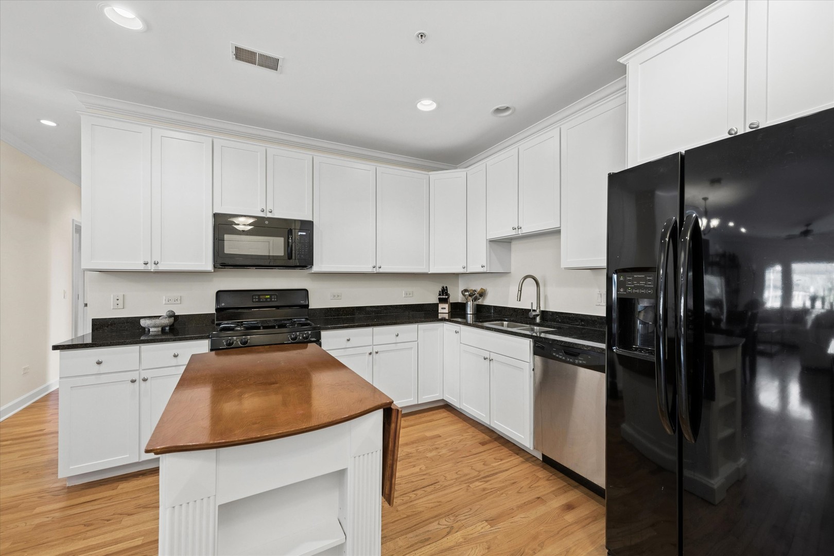 110 S Marion Street 201 Property Photo 6