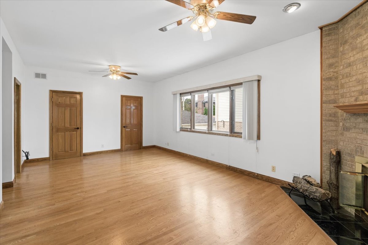 7645 W Rascher Avenue Property Photo 14