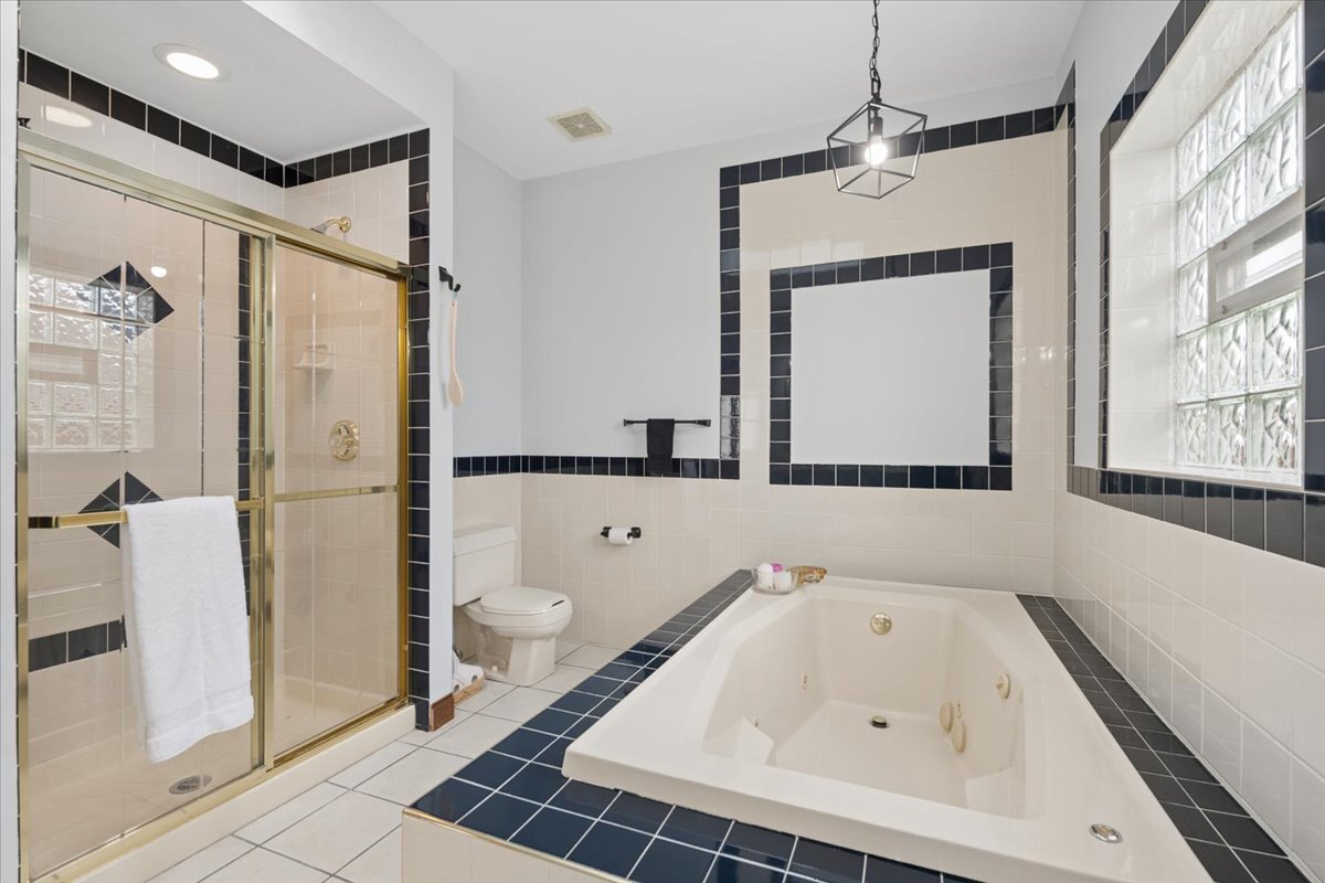 7645 W Rascher Avenue Property Photo 16
