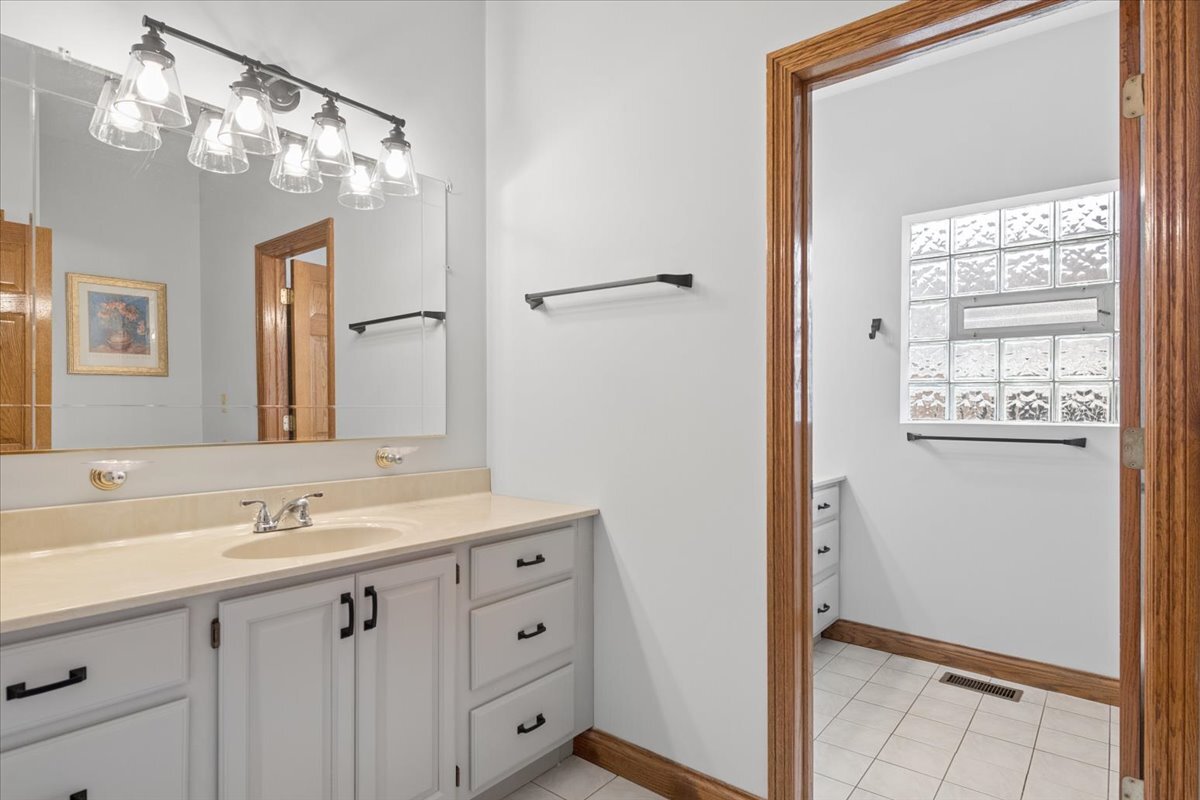 7645 W Rascher Avenue Property Photo 20