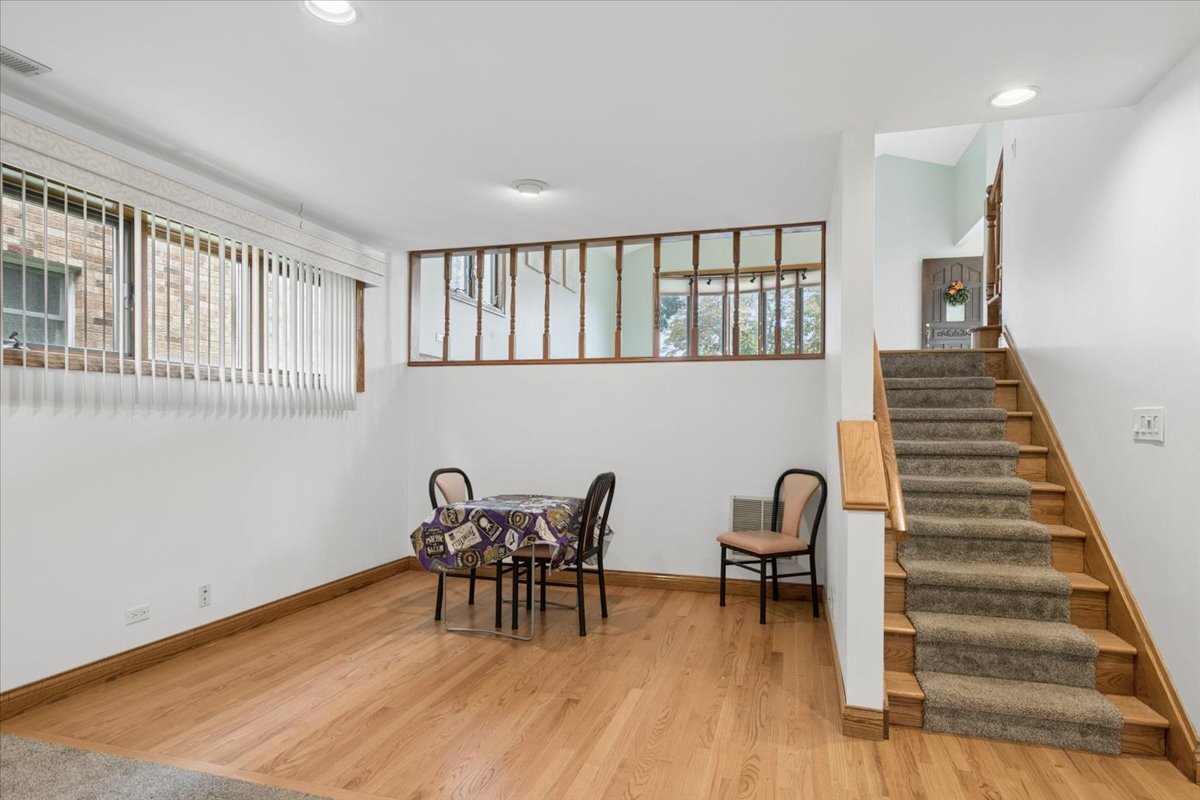 7645 W Rascher Avenue Property Photo 24