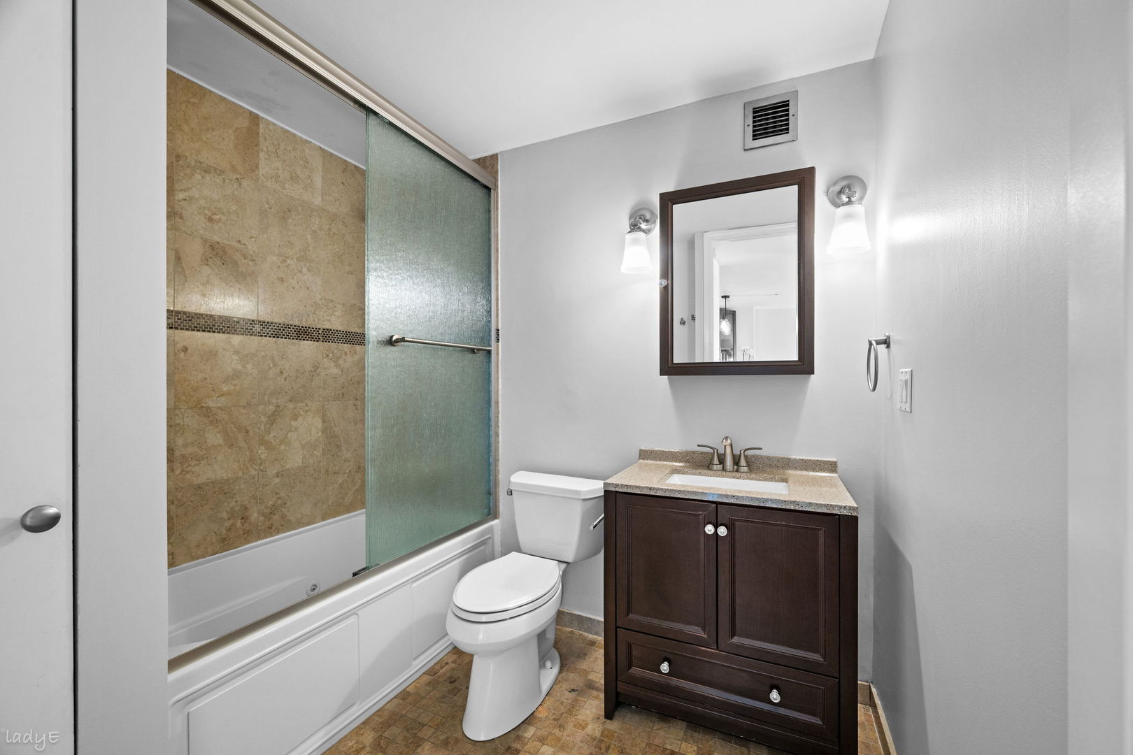 2020 N Lincoln Park West 24k Property Photo 19