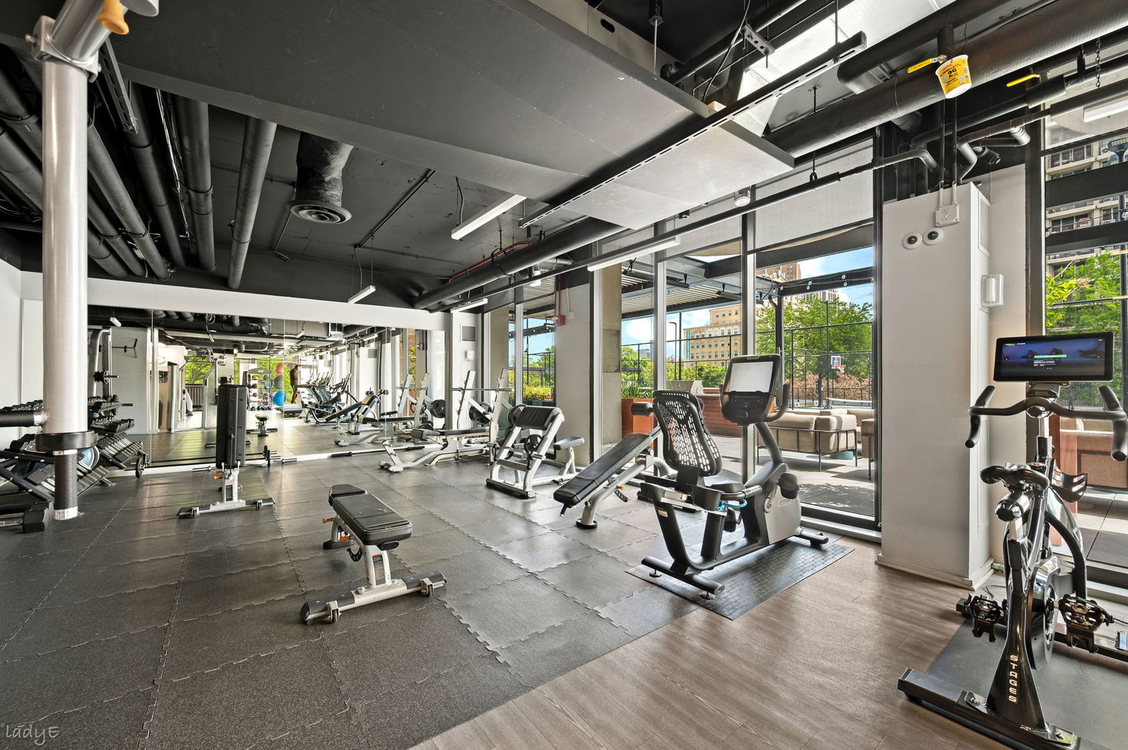 2020 N Lincoln Park West 24k Property Photo 25