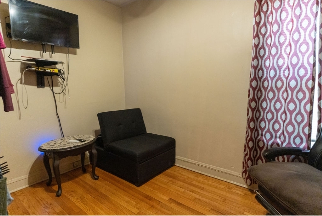 6523 S Fairfield Avenue Property Photo 9