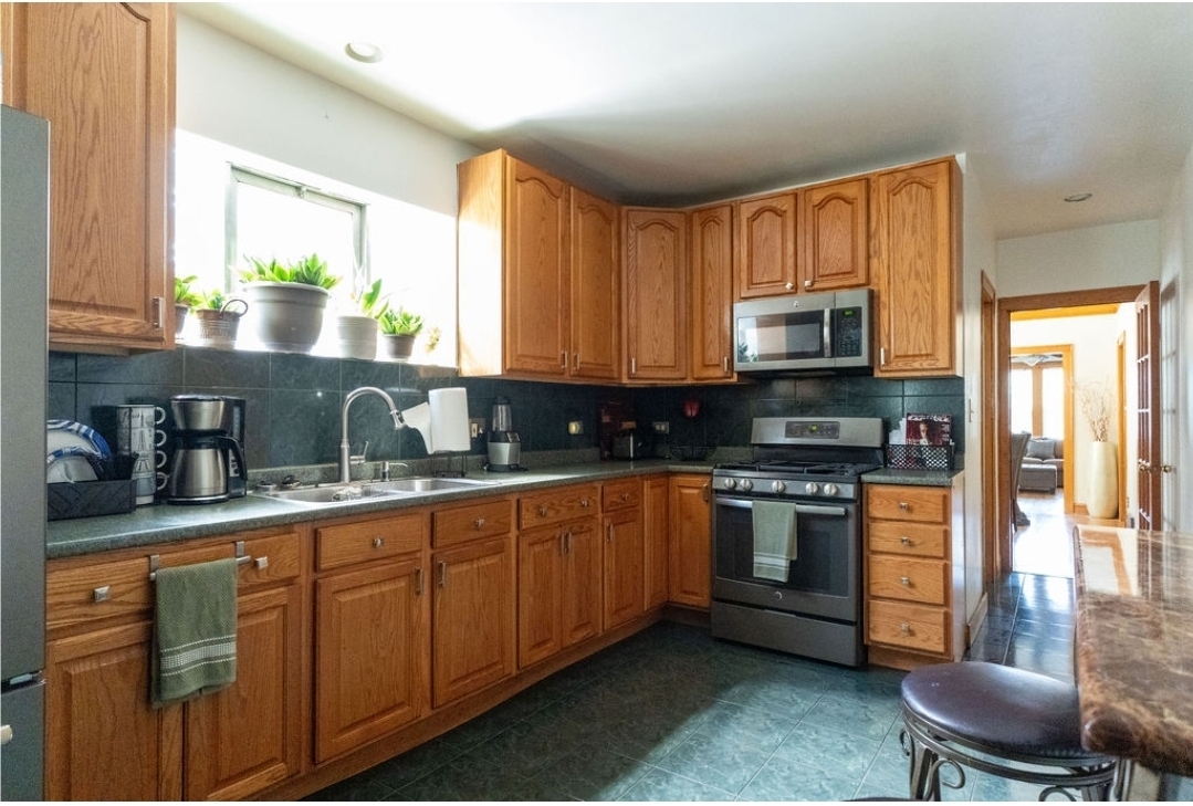6523 S Fairfield Avenue Property Photo 11