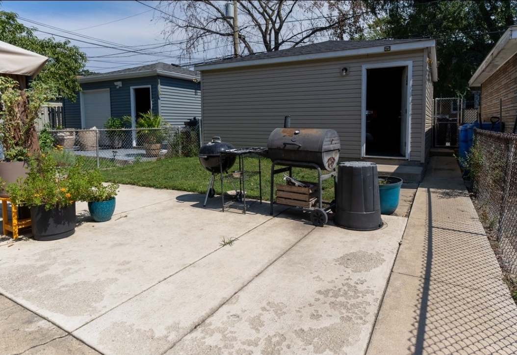 6523 S Fairfield Avenue Property Photo 24