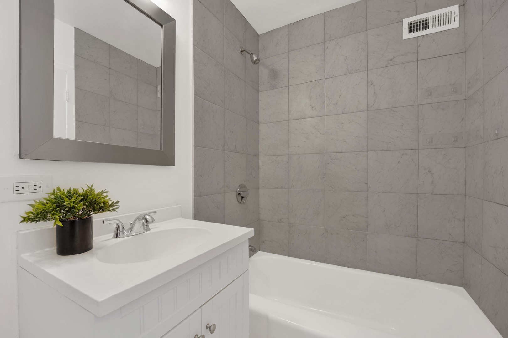 1150 N Lake Shore Drive 13c Property Photo 20