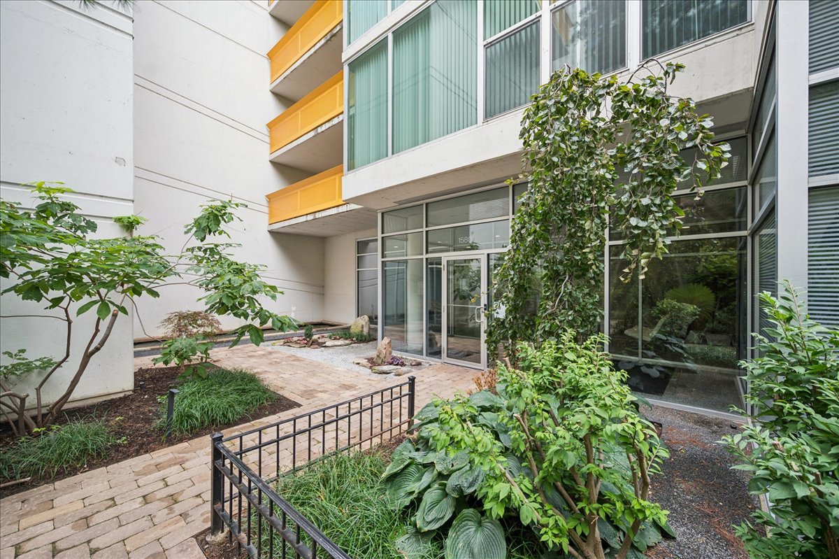 1580 Sherman Avenue Ph08 Property Photo 4