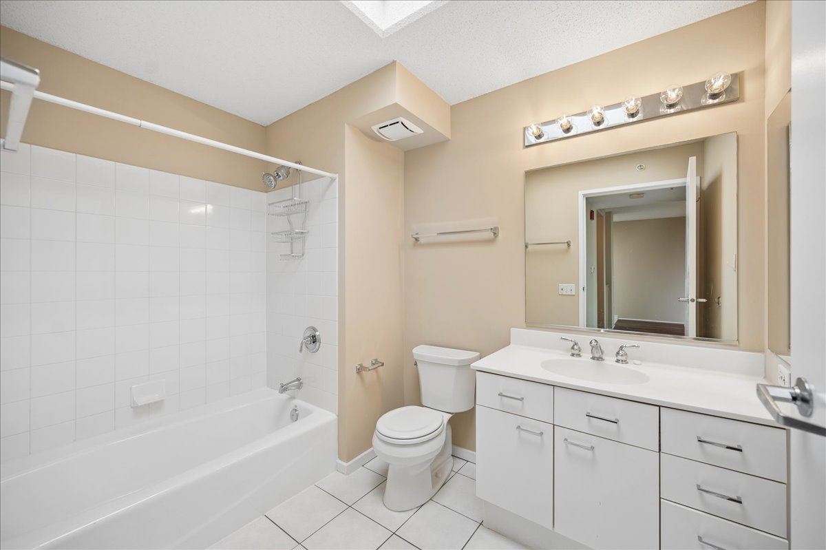 1580 Sherman Avenue Ph08 Property Photo 19