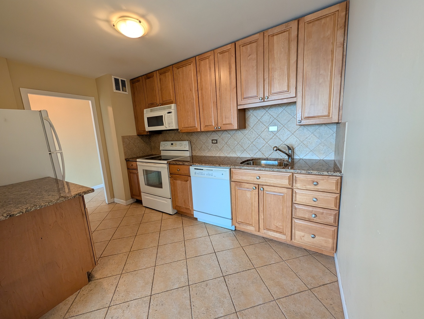 5455 N Sheridan Road 3103 Property Photo 3