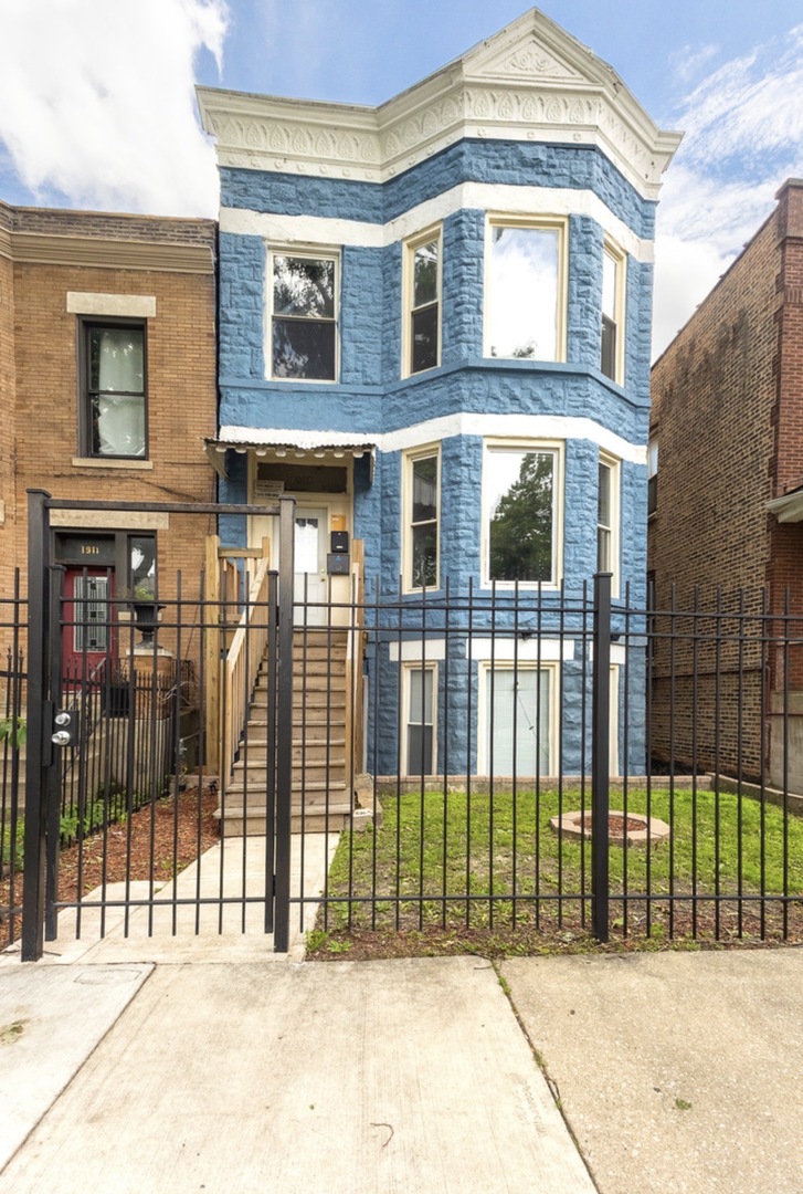 1913 S Troy Street Property Photo 2