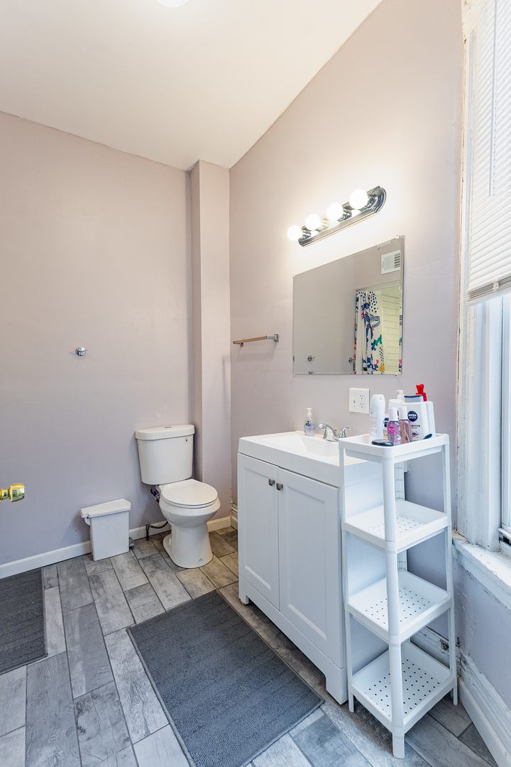 1913 S Troy Street Property Photo 11