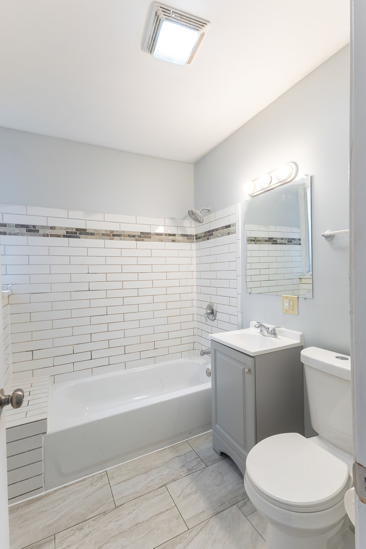 1913 S Troy Street Property Photo 25
