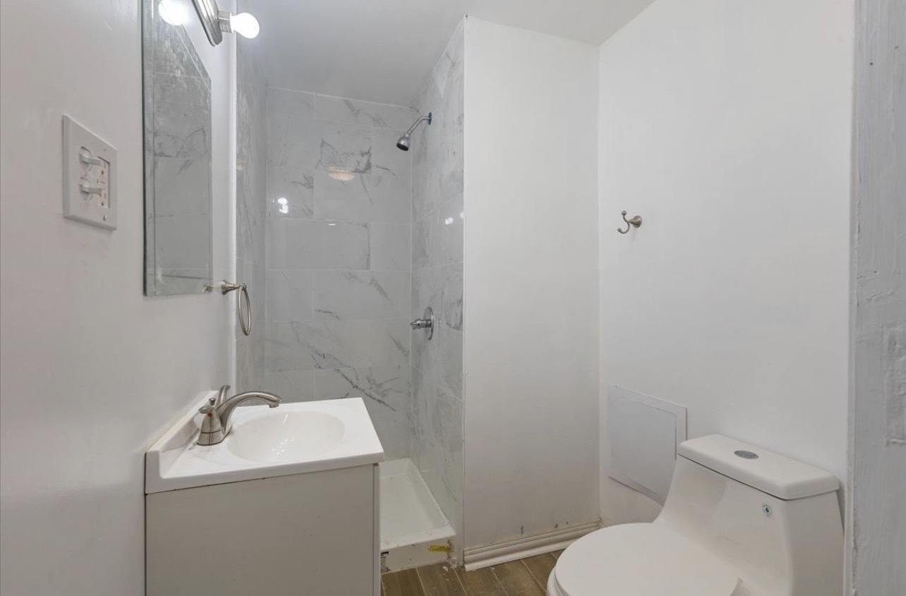 1913 S Troy Street Property Photo 34
