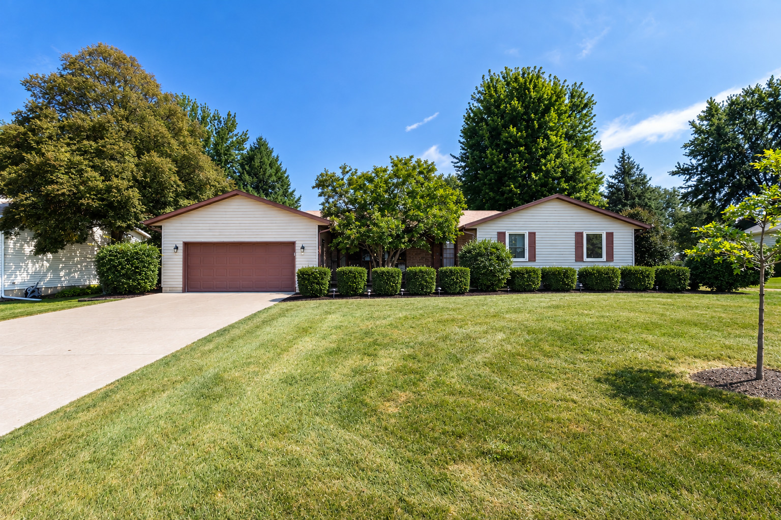 830 Oriole Court Property Photo 1