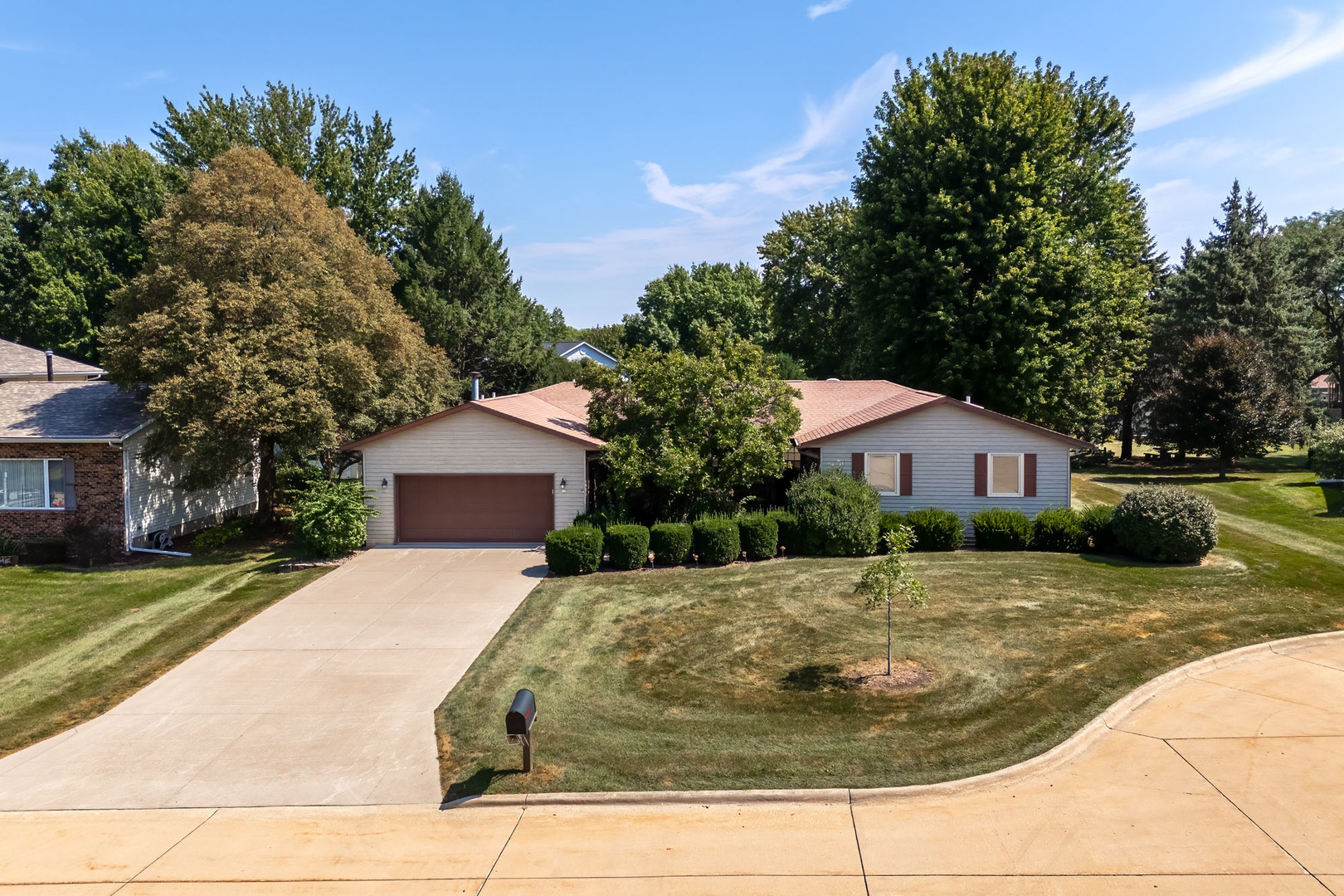 830 Oriole Court Property Photo 2