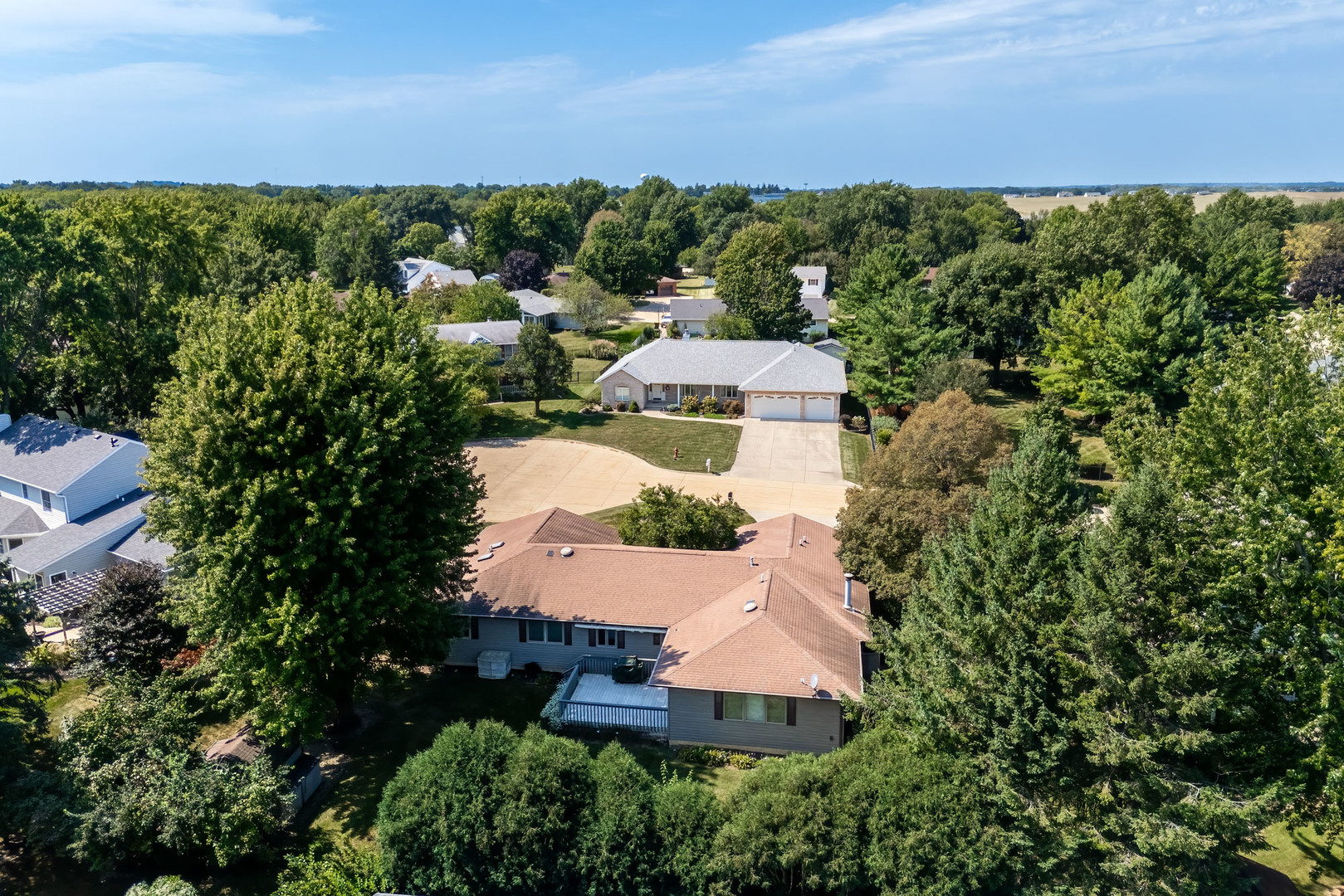 830 Oriole Court Property Photo 7