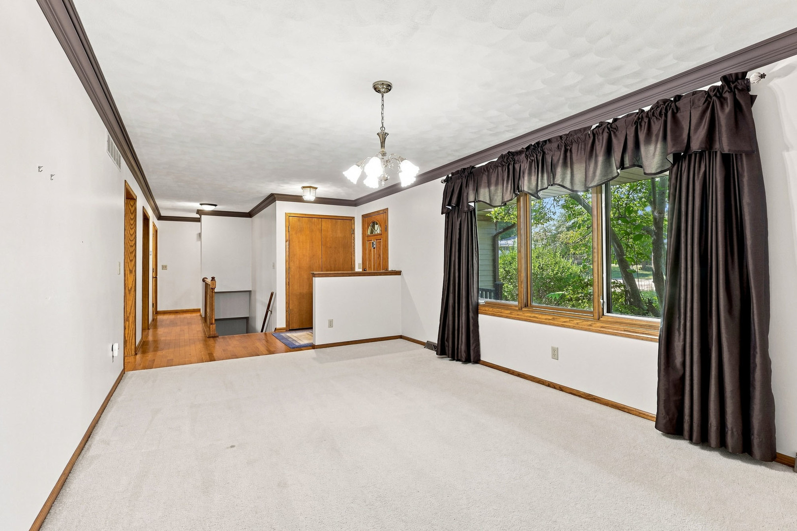 830 Oriole Court Property Photo 11