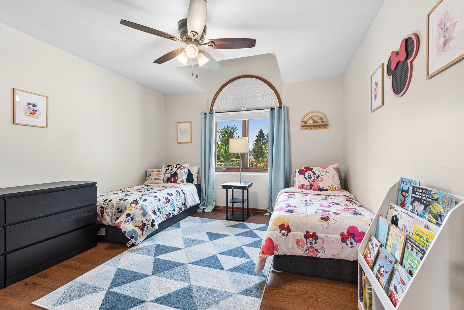 532 Lisson Property Photo 17