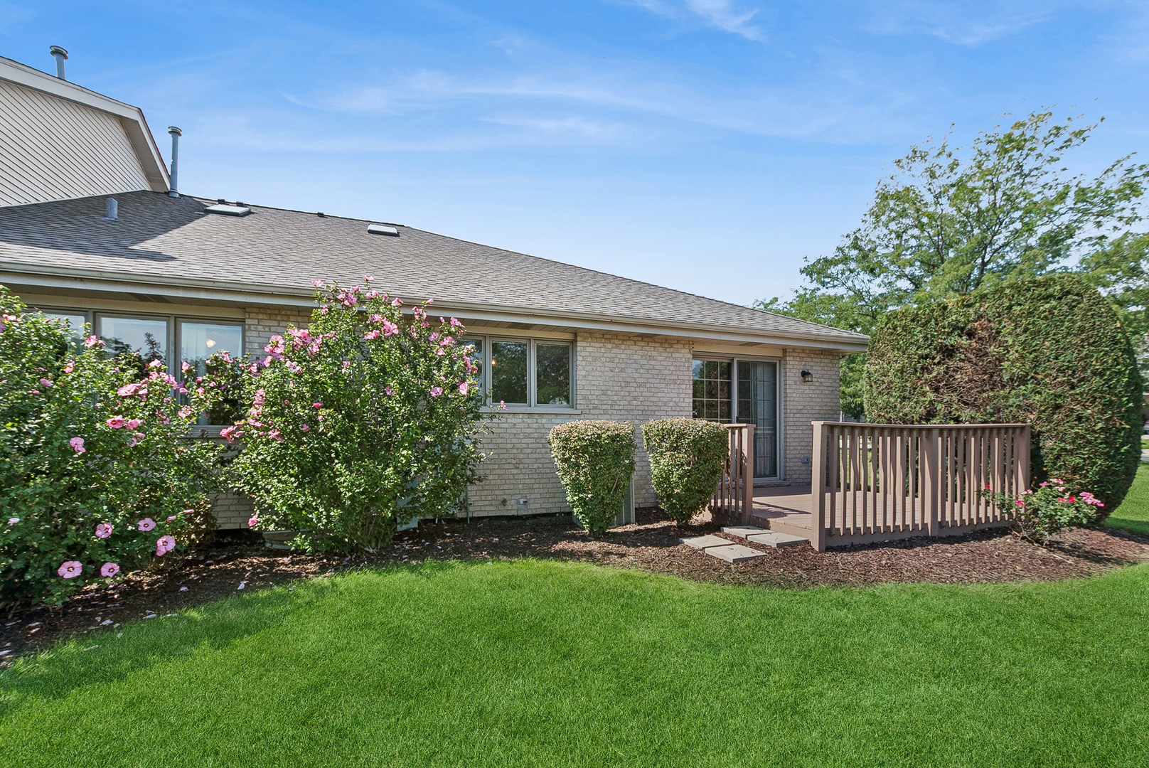 532 Lisson Property Photo 22