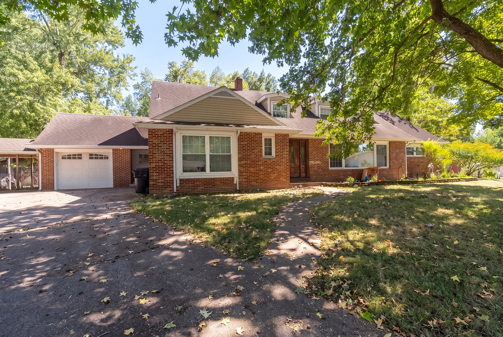 846 Bellview Place Property Photo 2