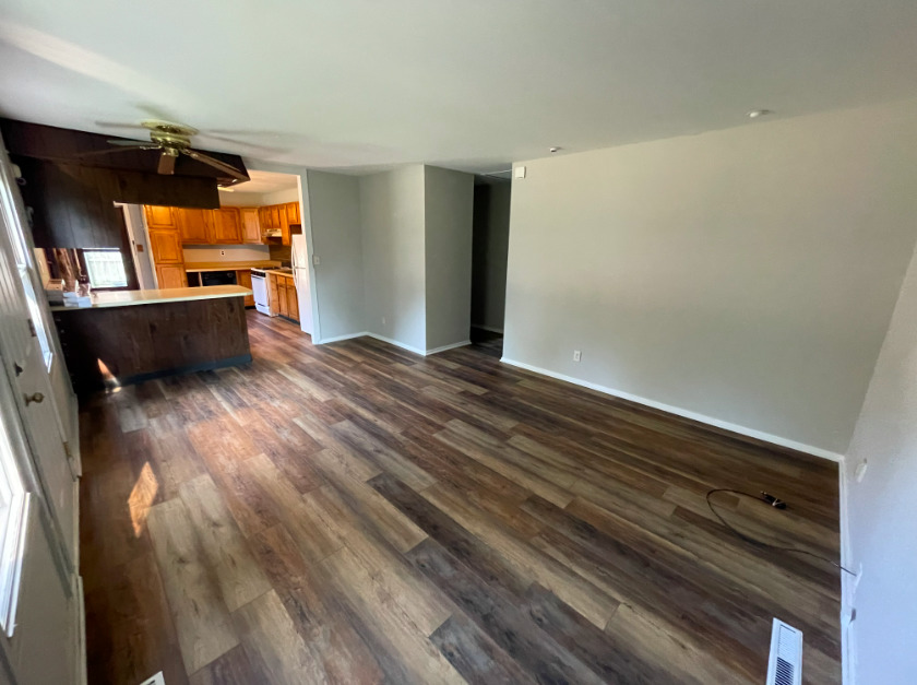 1902 W Kirby Avenue Property Photo 7