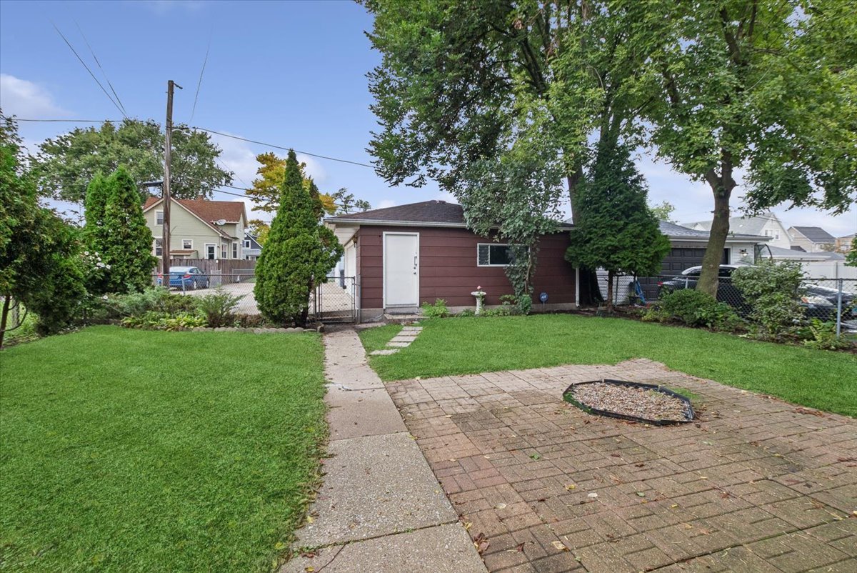 8028 42nd Court Property Photo 24