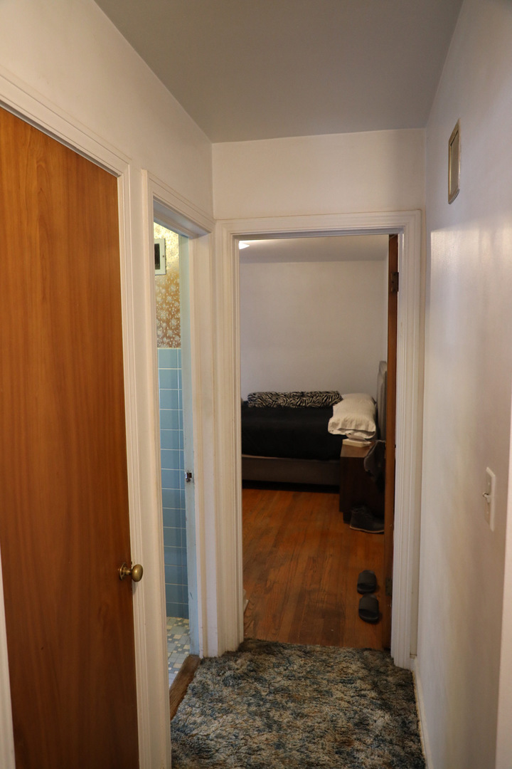 2530 W Pratt Boulevard Property Photo 7