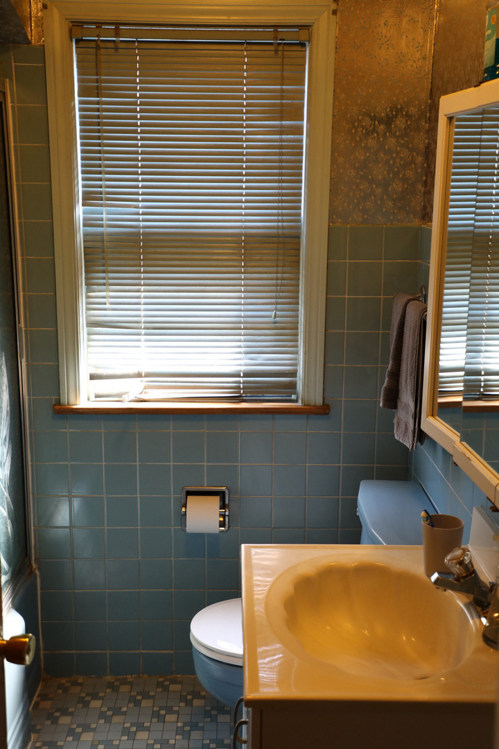 2530 W Pratt Boulevard Property Photo 8