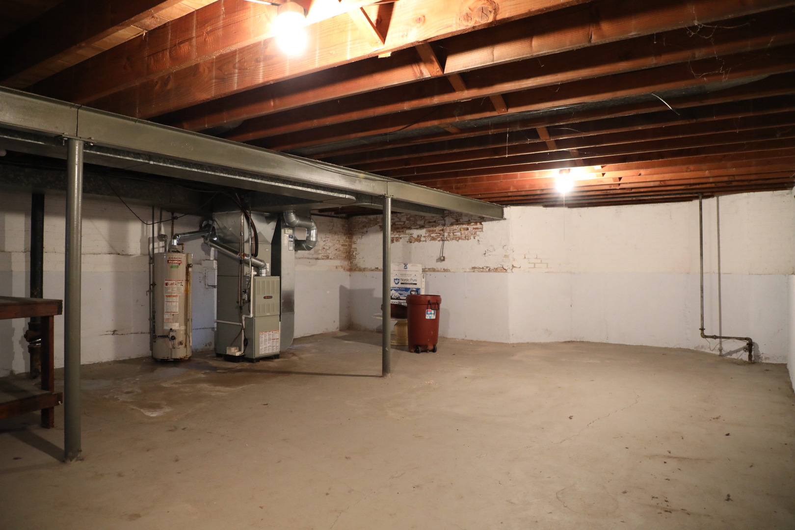 2530 W Pratt Boulevard Property Photo 9