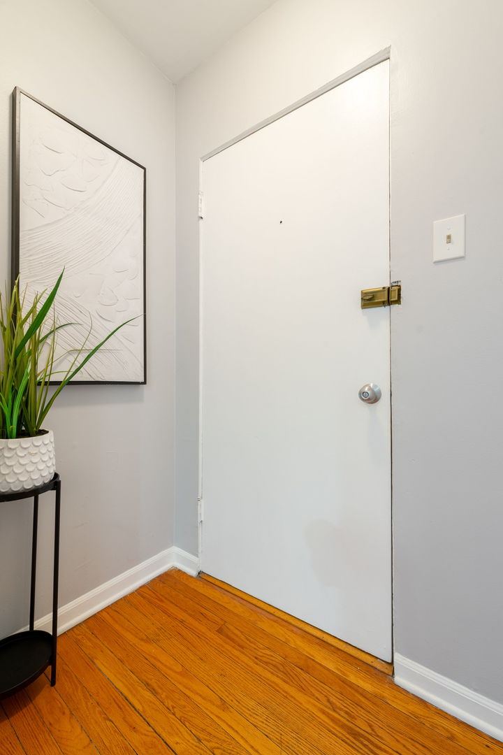 626 W Waveland Avenue 3b Property Photo 3