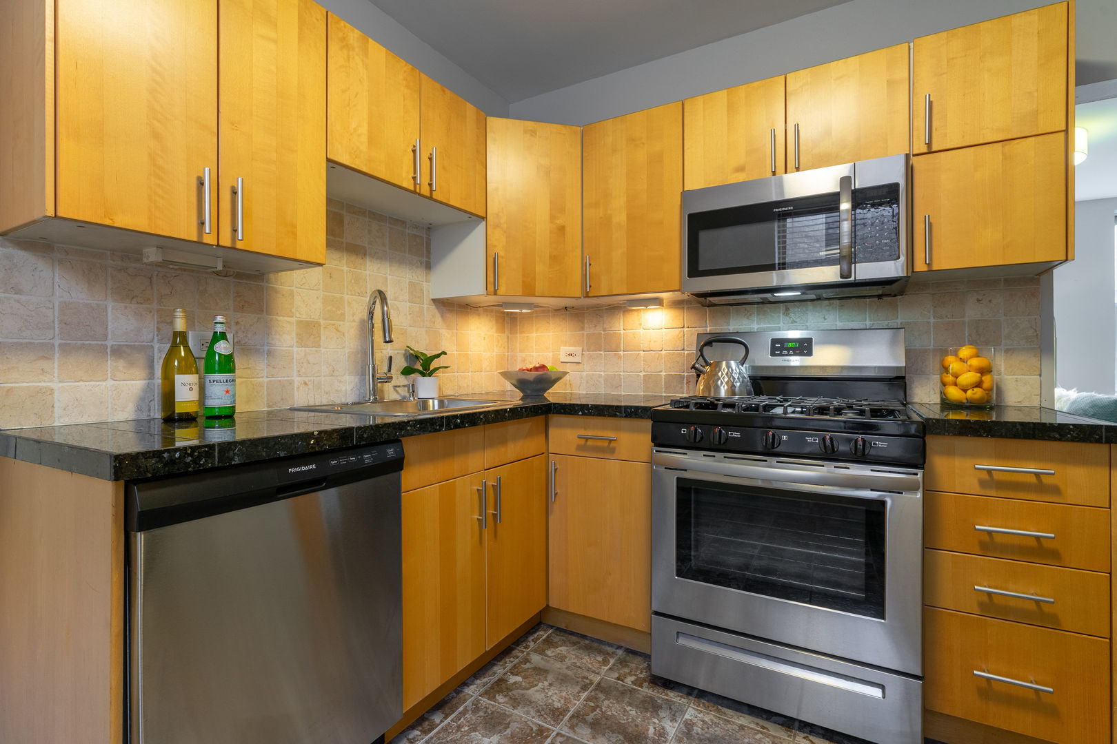 626 W Waveland Avenue 3b Property Photo 18