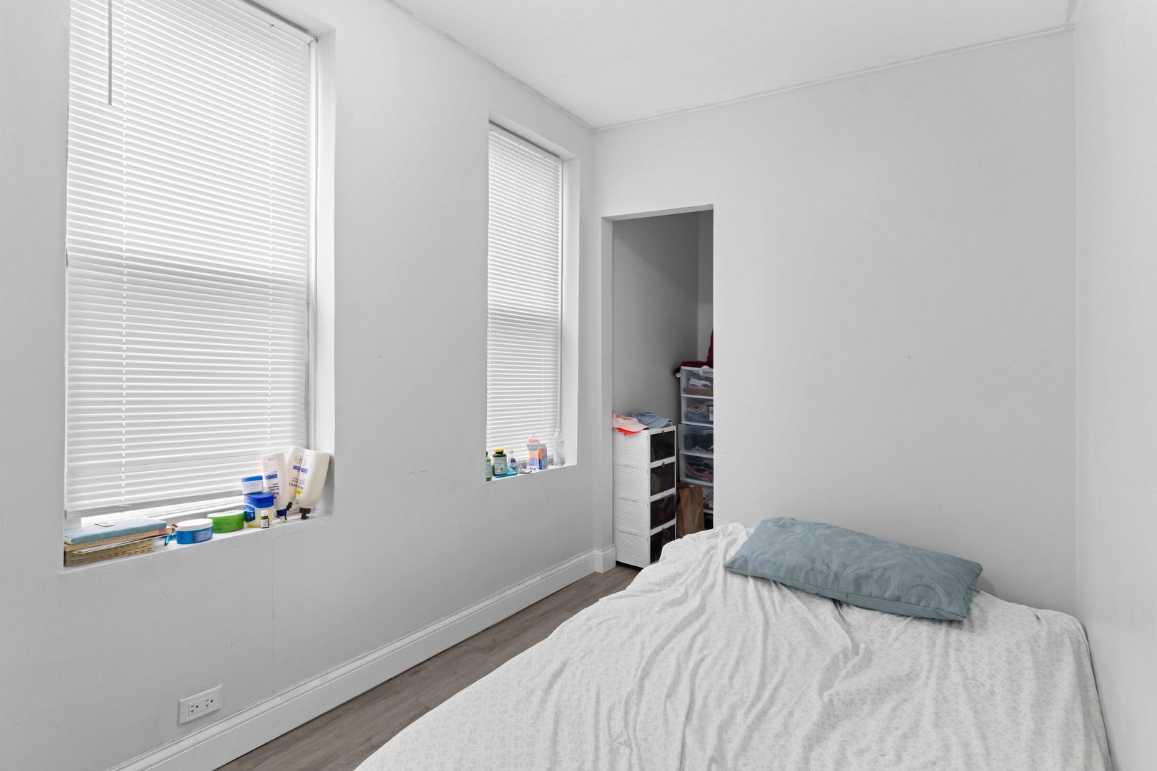 4607 S Wallace Street Property Photo 6