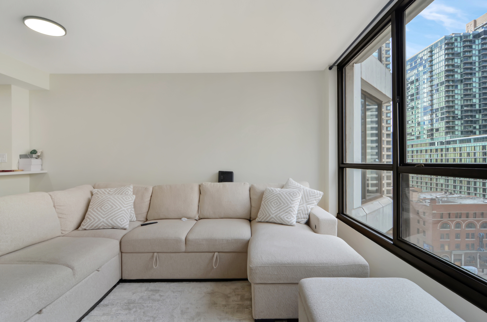 405 N Wabash Avenue 801 Property Photo 6