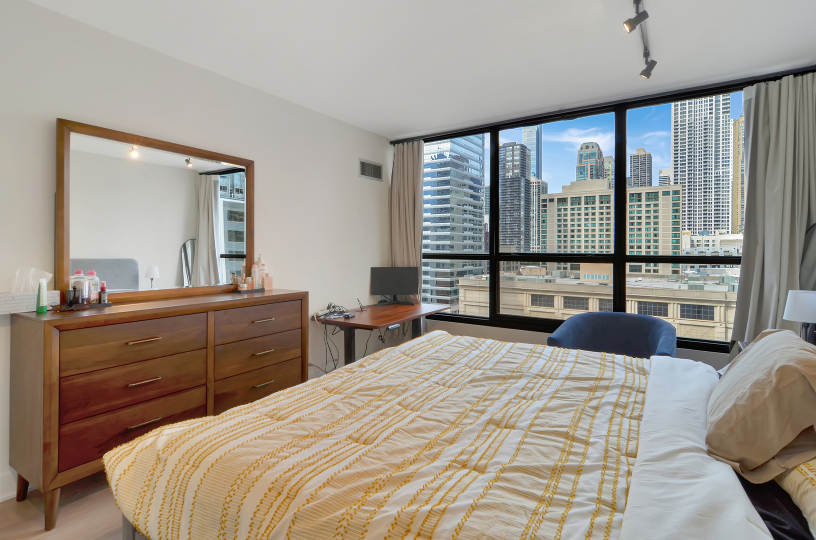 405 N Wabash Avenue 801 Property Photo 14