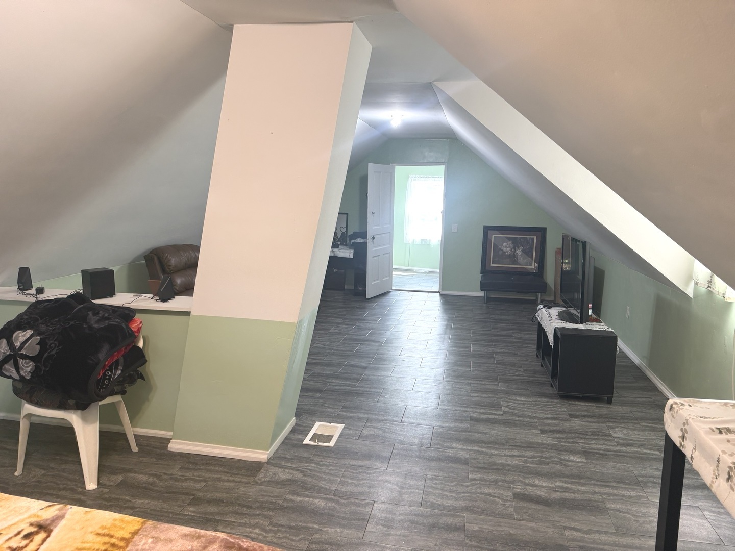 2747 S Saint Louis Avenue Property Photo 18