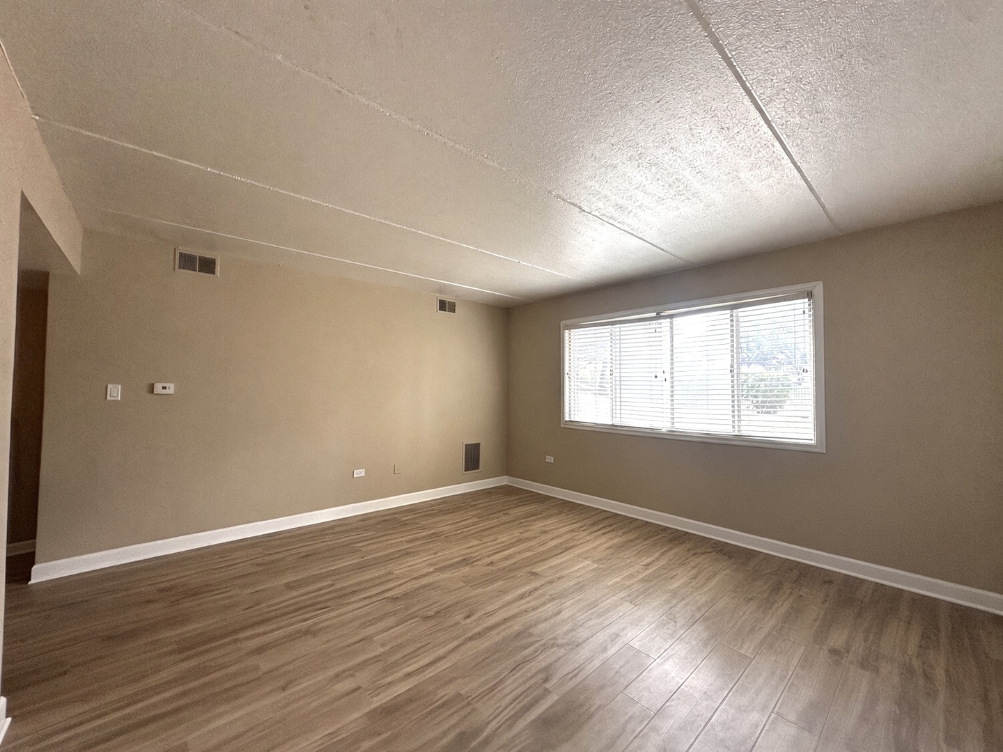 841 N York Road 128 Property Photo 4