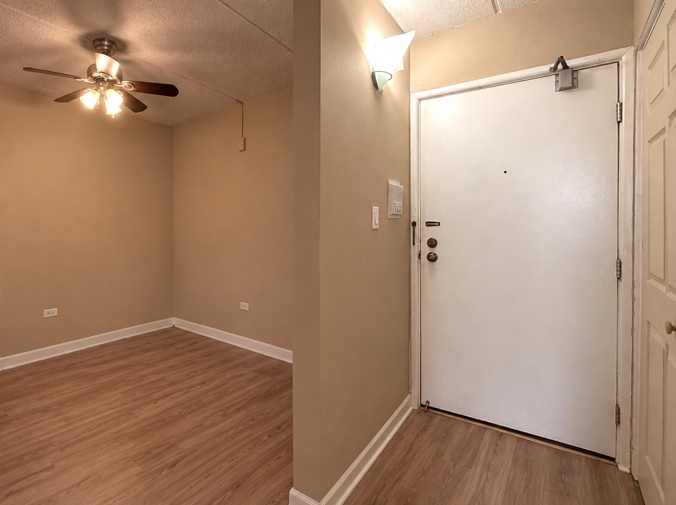 841 N York Road 128 Property Photo 7