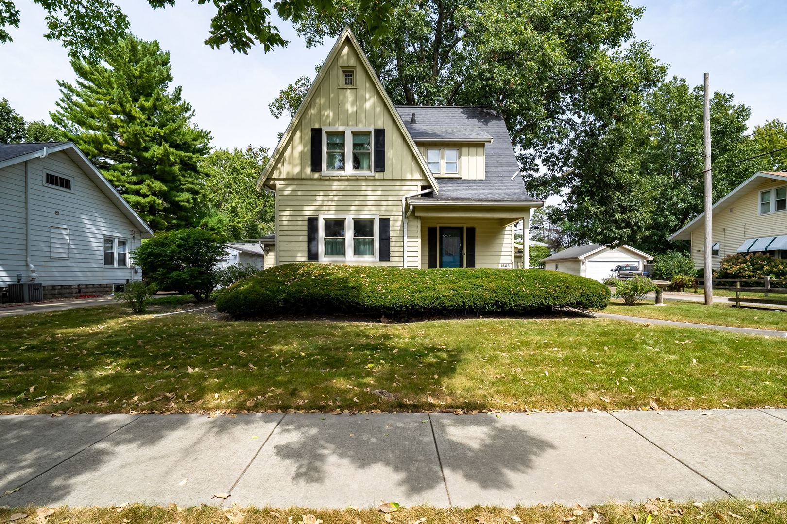 1604 E Jackson Street Property Photo 1
