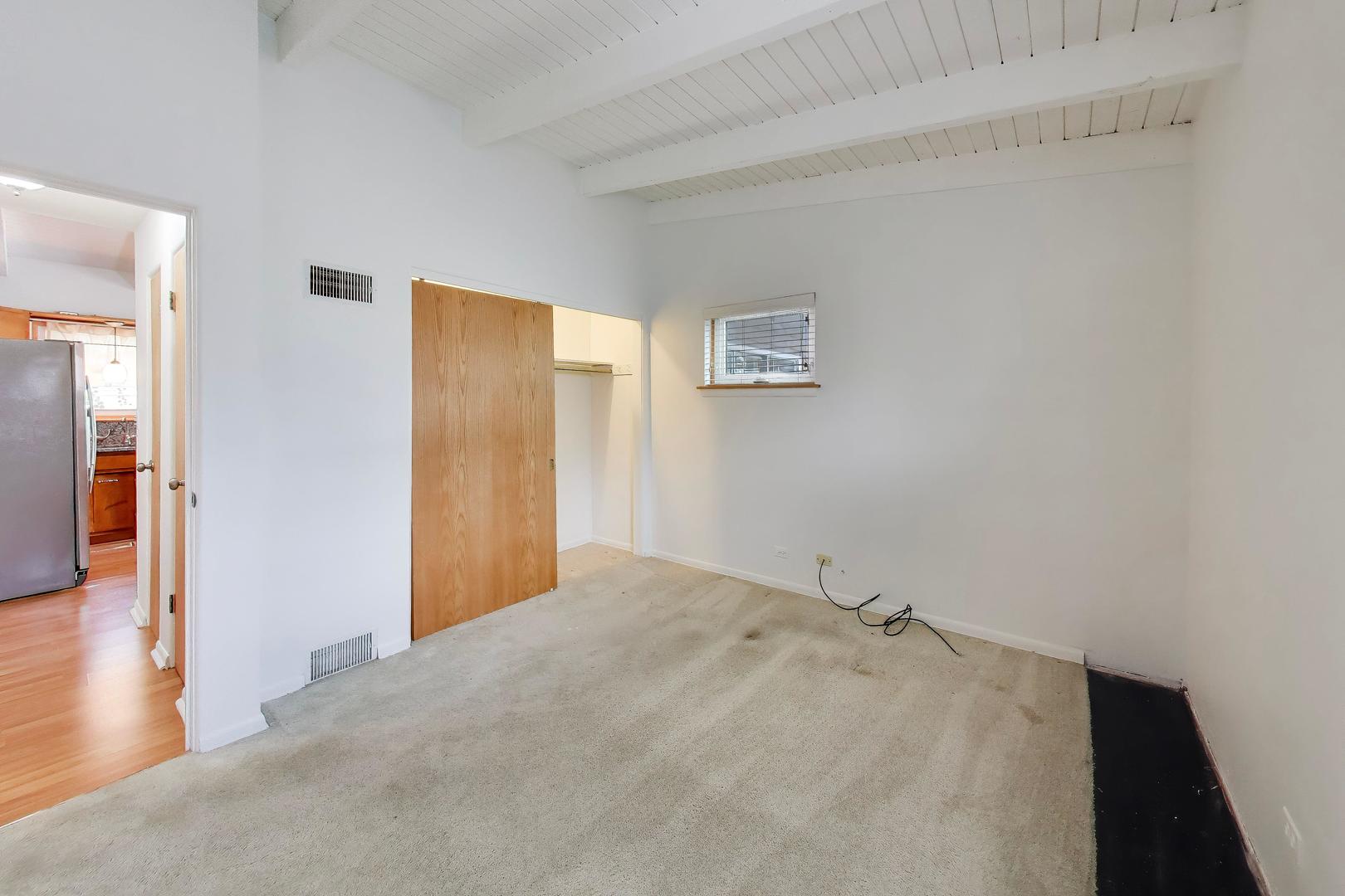 9039 Niles Center Road Property Photo 21