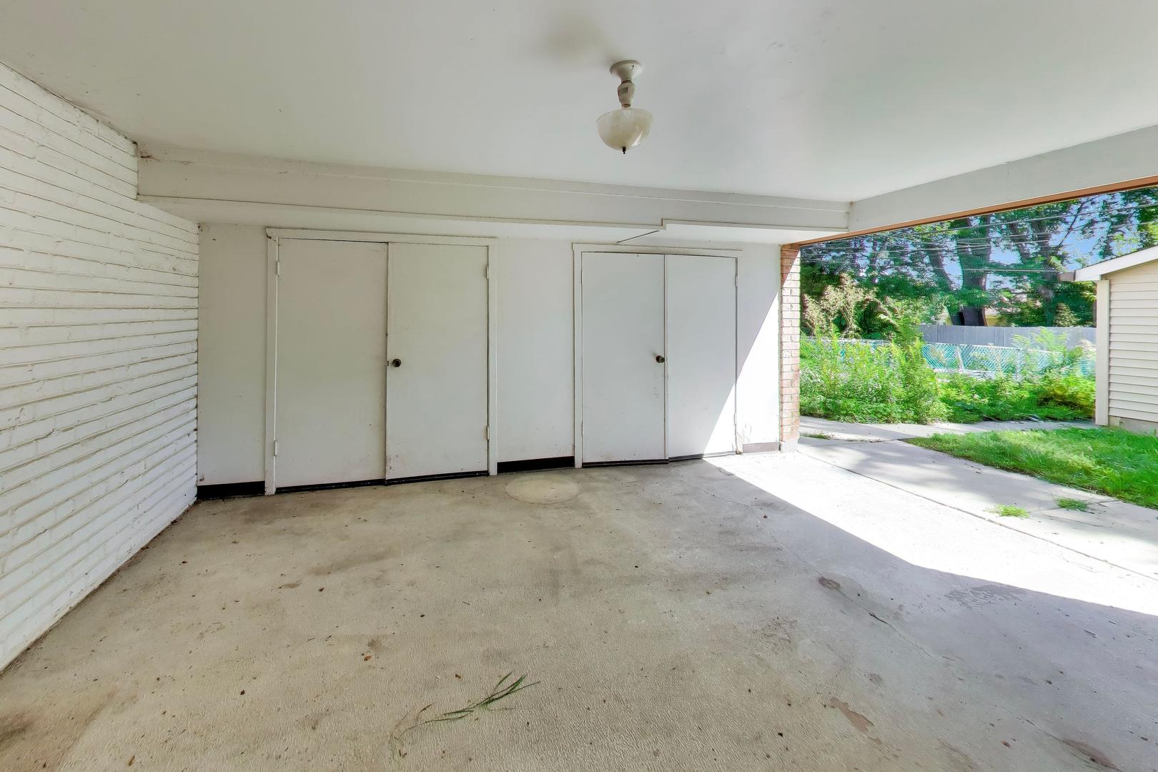 9039 Niles Center Road Property Photo 33