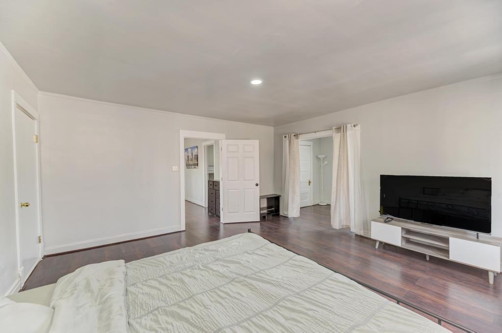97 N Harlem Avenue 2 Property Photo 7