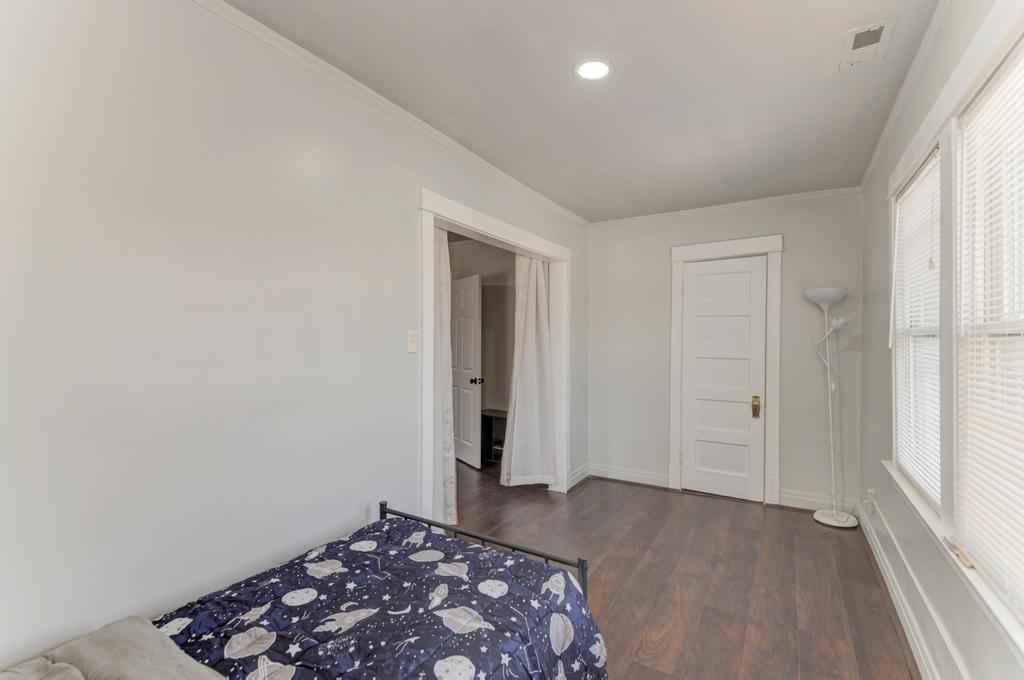 97 N Harlem Avenue 2 Property Photo 9