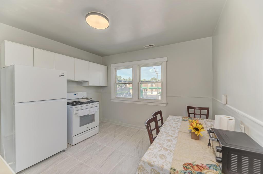 97 N Harlem Avenue 2 Property Photo 13
