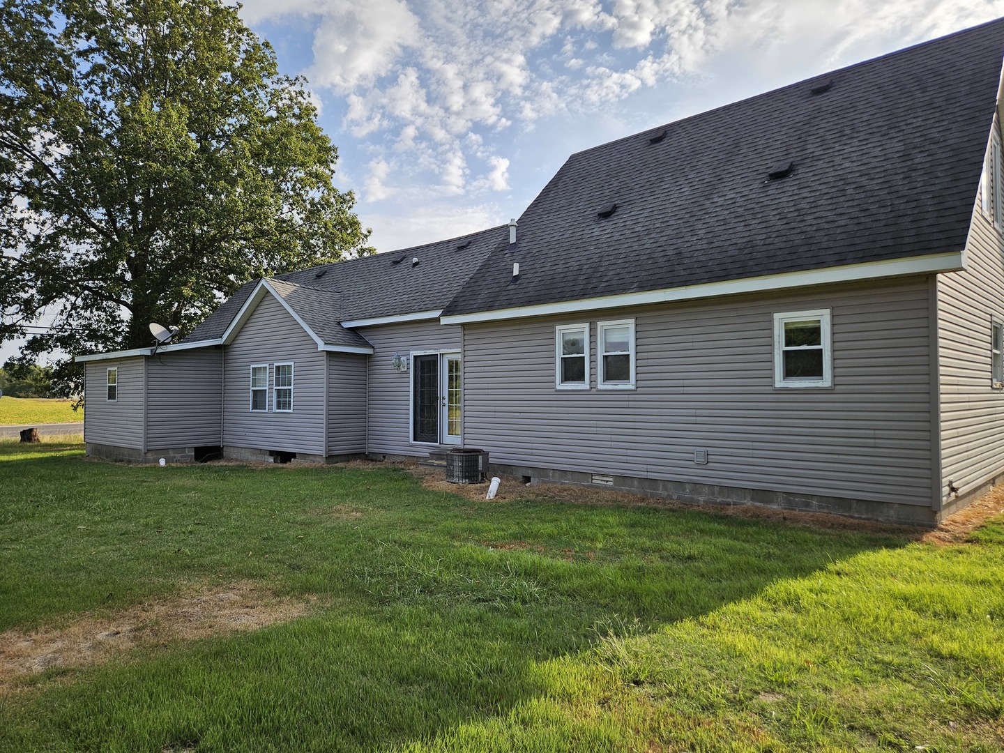 9815 Stotlar Road Property Photo 5