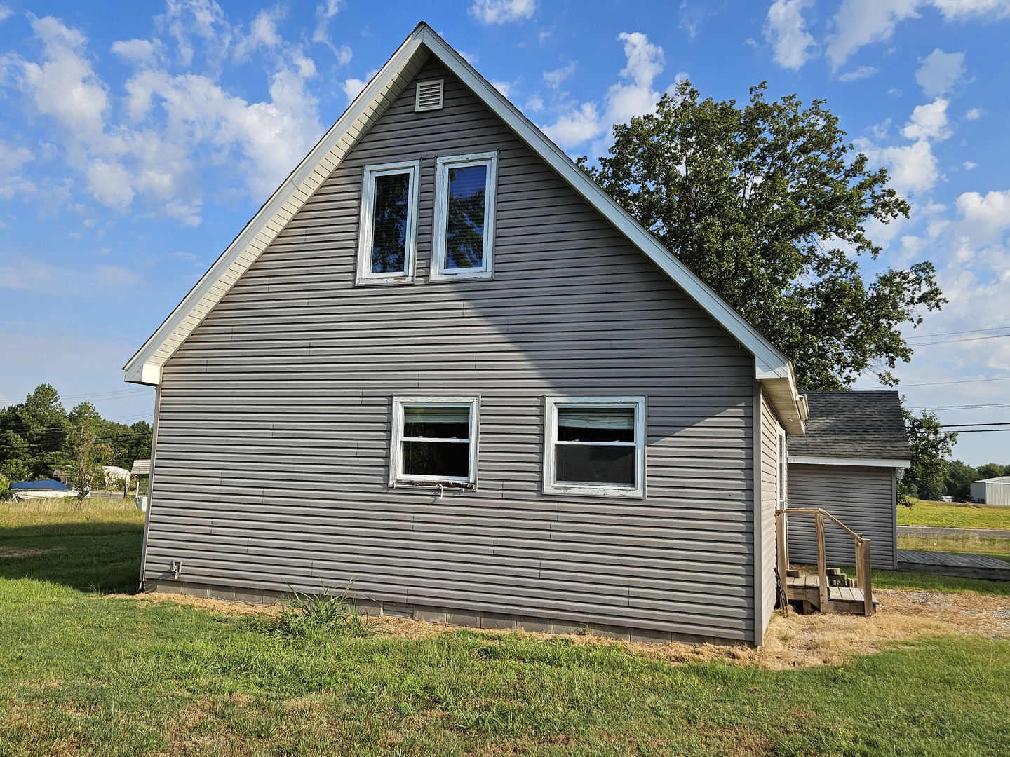 9815 Stotlar Road Property Photo 6