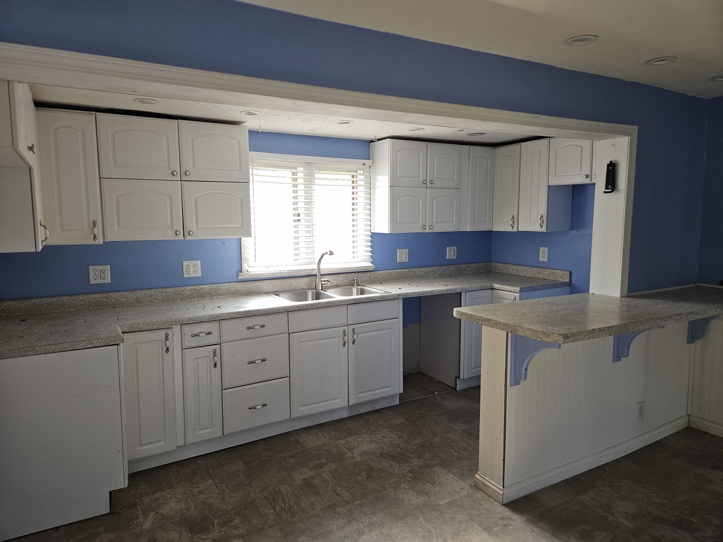 9815 Stotlar Road Property Photo 12