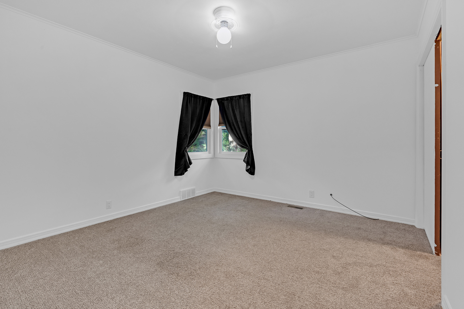 28 Glen Avenue Property Photo 10