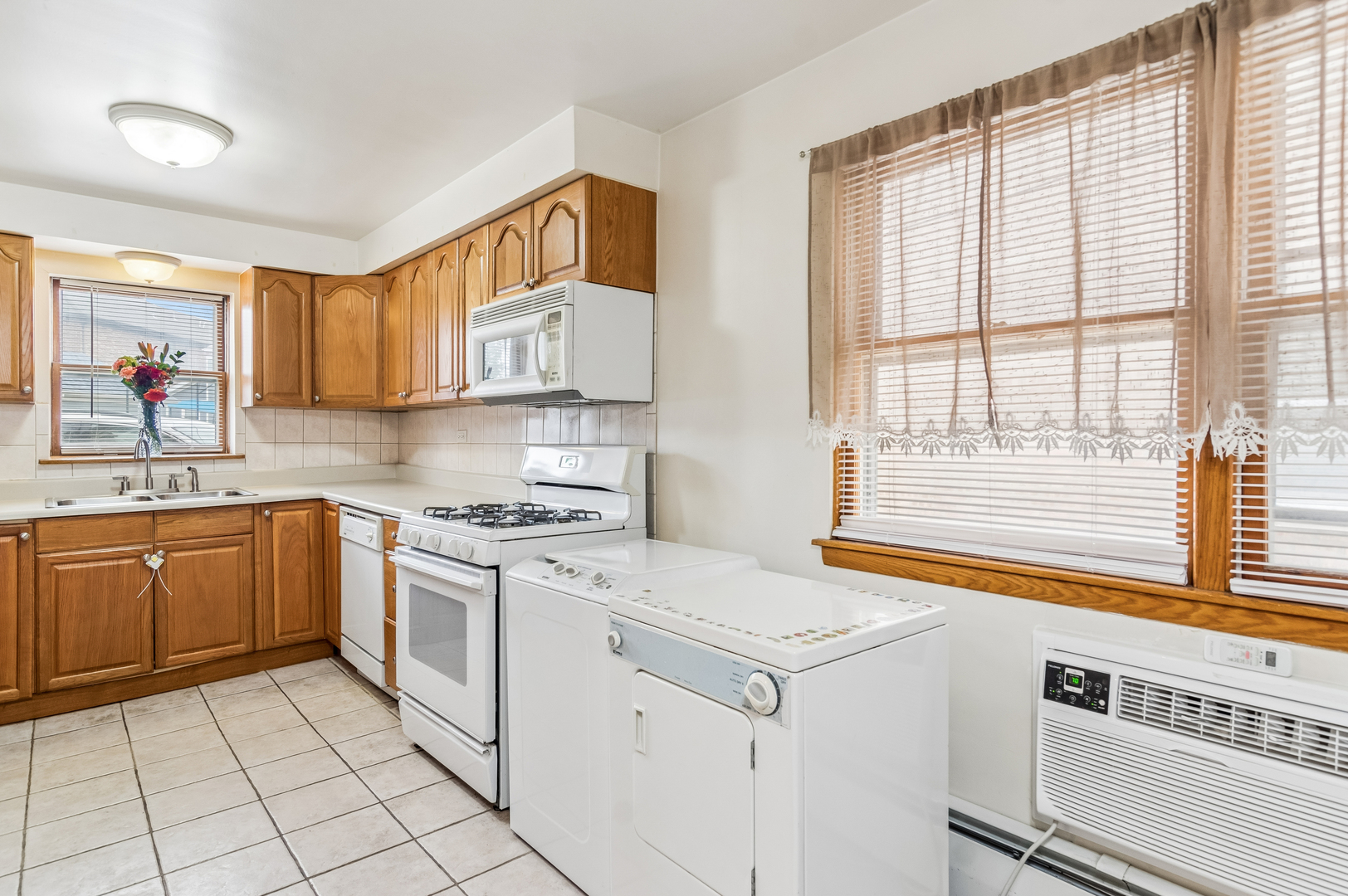 6251 N Northwest Highway 1n Property Photo 12